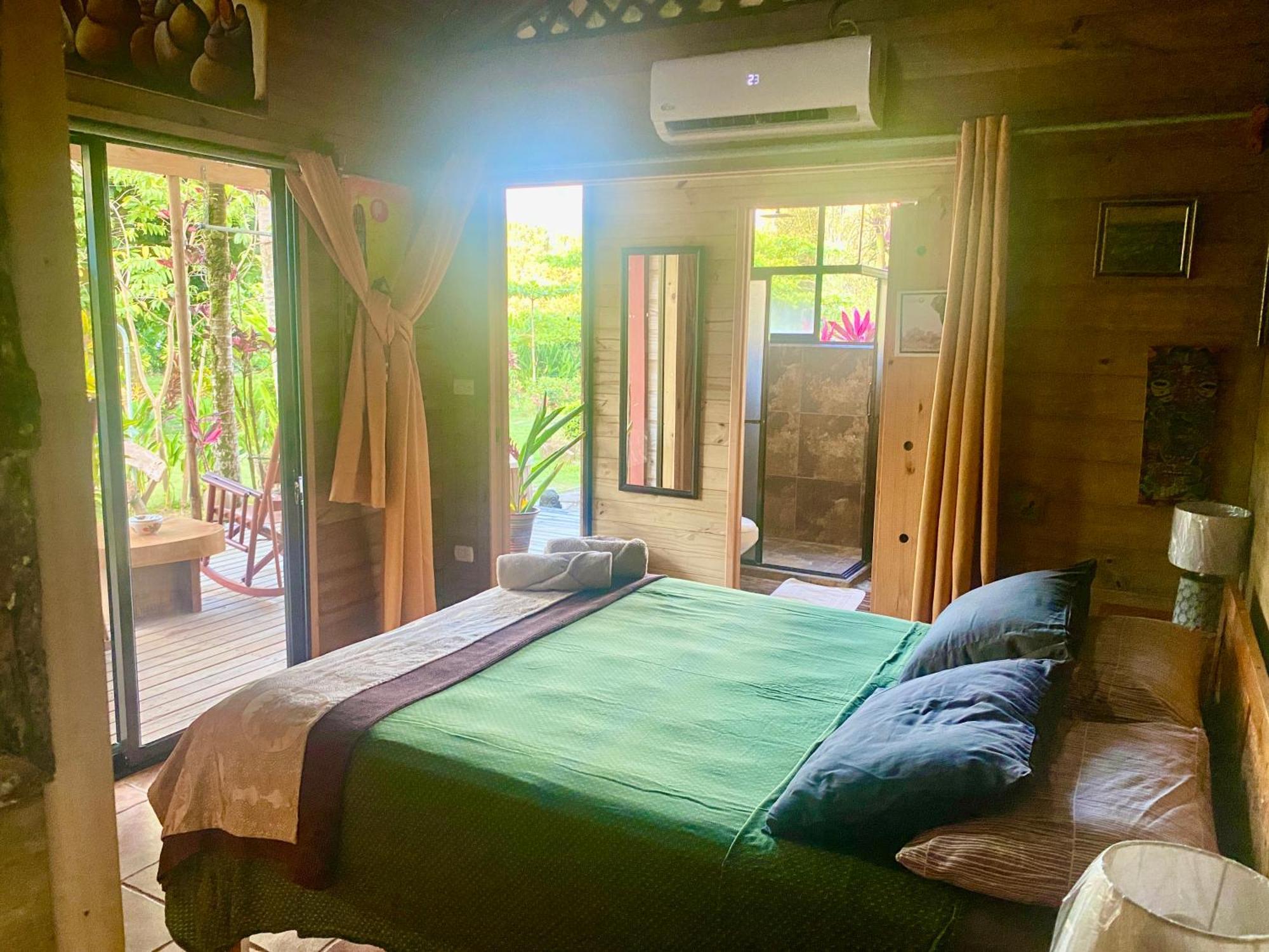 Uvita Oasis Retreat With Villa Cabins And Apartment エクステリア 写真