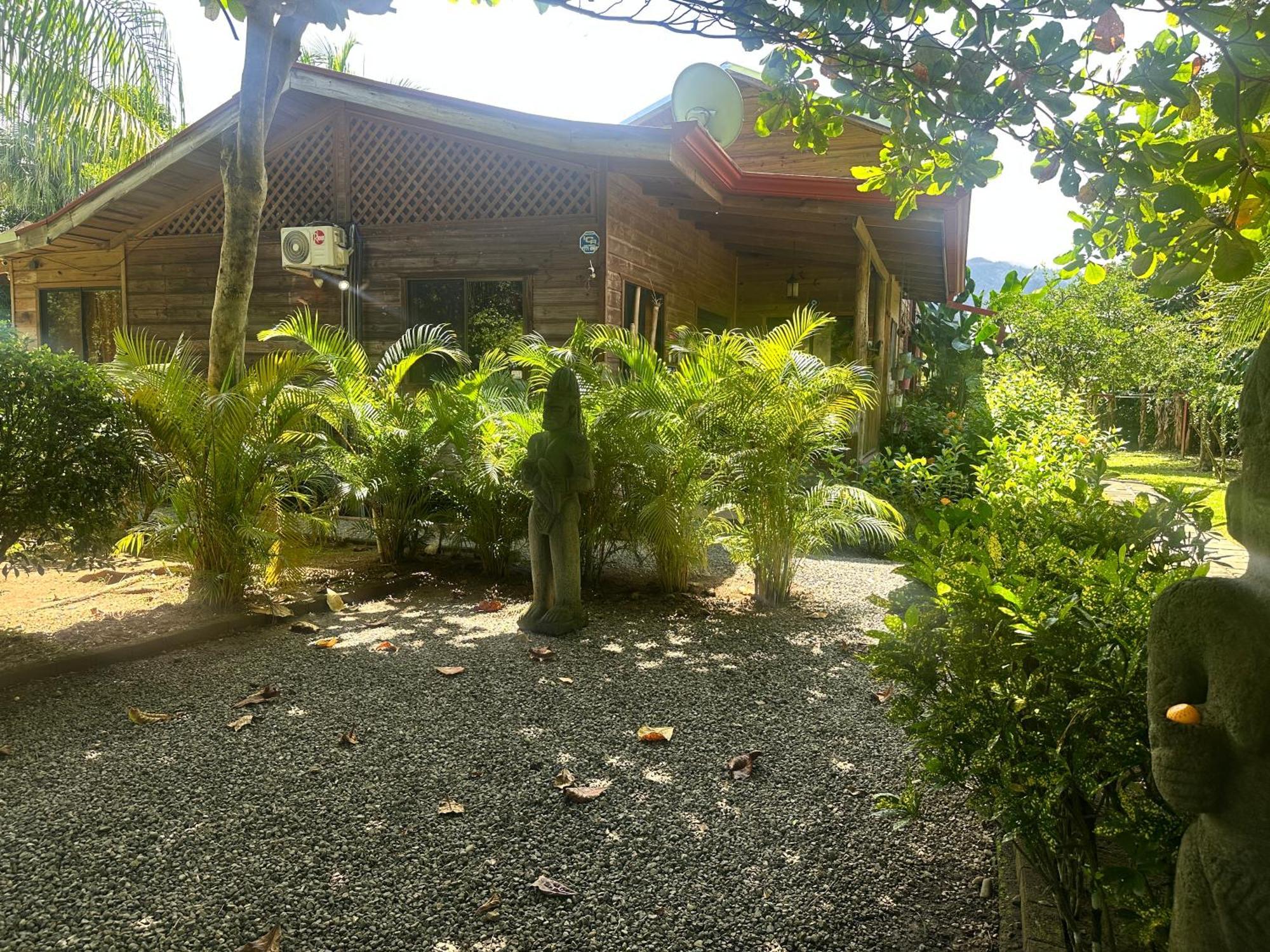 Uvita Oasis Retreat With Villa Cabins And Apartment エクステリア 写真